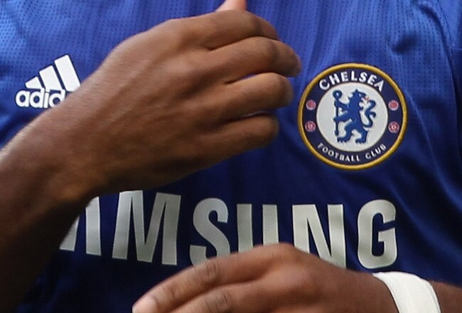 LONDON, ENGLAND - OCTOBER 03:  Didier Drogba of Chelsea celebrates scoring during the Barclays Premier League match between Chelsea and Arsenal at Stamford Bridge on October 3, 2010 in London, England.  (Photo by Bryn Lennon/Getty Images)