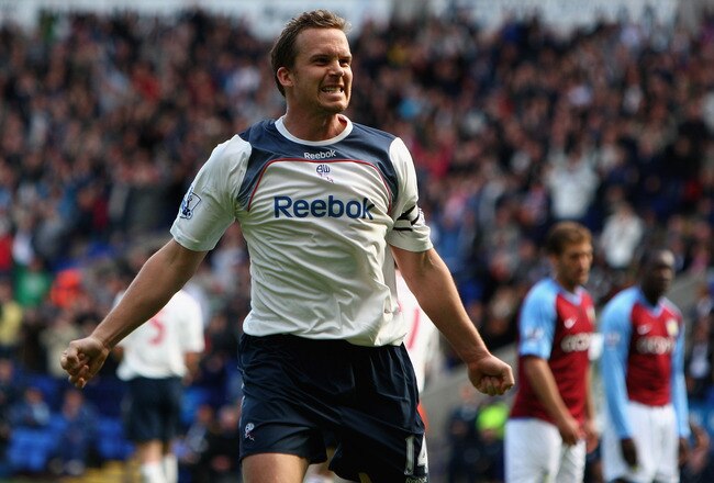 BOLTON, UNITED KINGDOM - APRIL 25:  Kevin Davies of Bolton Wanderers celebrates after Tamir Cohen of Bolton Wanderers scores the equalizing goal during the Barclays Premier League match between Bolton Wanderers and Aston Villa at the Reebok stadium on April 25, 2009 in Bolton, England.  (Photo by Clive Brunskill/Getty Images)