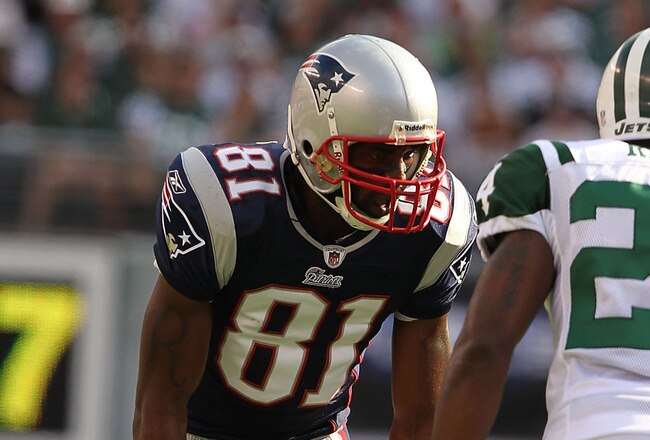 EAST RUTHERFORD, NJ - SEPTEMBER 19:  Darrelle Revis #24 of the New York Jets defends against Randy Moss #81 of the New England Patriots during their  game on September 19, 2010 at the New Meadowlands Stadium  in East Rutherford, New Jersey.  (Photo by Al Bello/Getty Images)