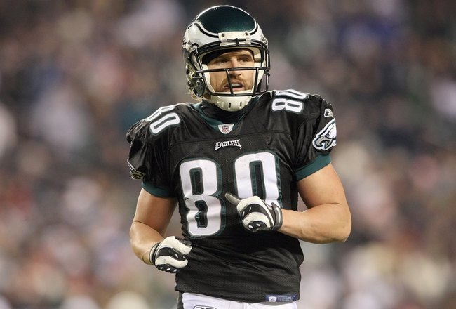 PHILADELPHIA - NOVEMBER 27:  Kevin Curtis #80 of the Philadelphia Eagles jogs on the field during the game against the Arizona Cardinals at Lincoln Financial Field on November 27, 2008 in Philadelphia, Pennsylvania. (Photo by: Nick Laham/Getty Images)