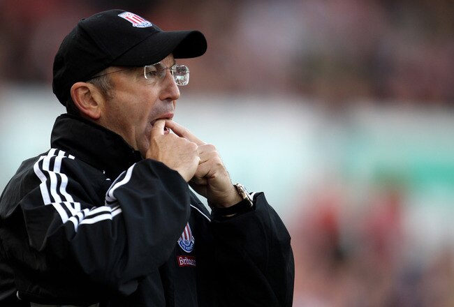 STOKE ON TRENT, ENGLAND - OCTOBER 02:  Manager of Stoke City Tony Pulis in action during the Barclays Premier League match between Stoke City and Blackburn Rovers at the Britannia Stadium on October 2, 2010 in Stoke on Trent, England.  (Photo by Mark Thompson/Getty Images)