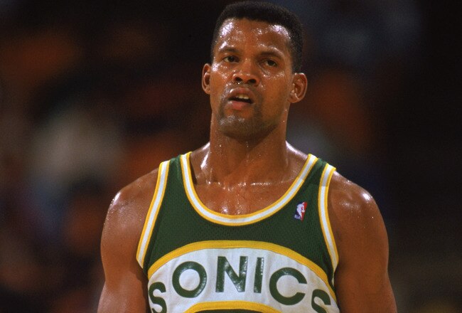 LOS ANGELES - 1990:  Dale Ellis #3 of the Seattle Supersonics looks on during the 1989-1990 NBA season game against the Los Angeles Lakers at the Great Western Forum in Los Angeles, California.  (Photo by Ken Levine/Getty Images)