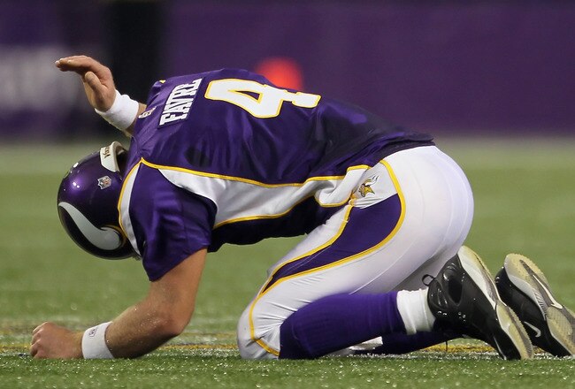 MINNEAPOLIS - SEPTEMBER 26:  Quarterback Brett Favre #4 of the Minnesota Vikings reacts after throwing an incomplete pass against the Detroit Lions at Mall of America Field on September 26, 2010 in Minneapolis, Minnesota.  (Photo by Jeff Gross/Getty Images)