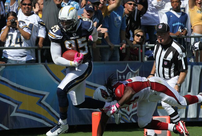 SAN DIEGO - OCTOBER 03:  Linebacker Shaun Phillips #95 of the San Diego Chargers crosses the goal line as he returns an interception for a 31 yard touchdown in the second quarter against the Arizona Cardinals at Qualcomm Stadium on October 3, 2010 in San Diego, California.  (Photo by Stephen Dunn/Getty Images)