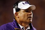 BATON ROUGE, LA - SEPTEMBER 25:  Head coach Les Miles of the Louisiana State University Tigers waches a play against the West Virginia Mountaineers at Tiger Stadium on September 25, 2010 in Baton Rouge, Louisiana.  The Tigers defeated the Mountaineers 20-14.  (Photo by Chris Graythen/Getty Images)