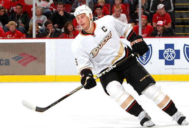 DETROIT - OCTOBER 08:  Ryan Getzlaf #15 of the Anaheim Ducks skates against the Detroit Red Wings during their NHL game at Joe Louis Arena on October 8, 2010 in Detroit, Michigan.(Photo by Dave Sandford/Getty Images)
