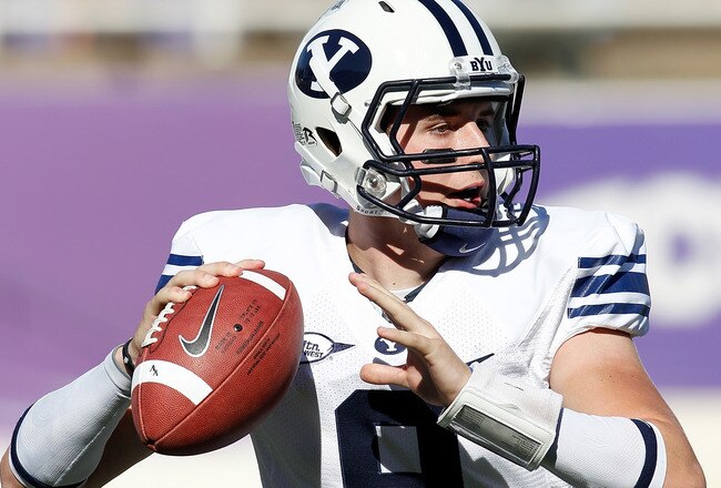 FORT WORTH, TX - OCTOBER 16:  Quarterback Jake Heaps #9 of the Brigham Young University Cougars throws a pass against the Texas Christian University Horned Frogs at Amon G. Carter Stadium on October 16, 2010 in Fort Worth, Texas.  (Photo by Tom Pennington/Getty Images)