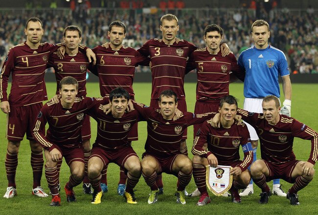 DUBLIN, IRELAND - OCTOBER 08:  Russia pose for a team photo prior to the EURO 2012 Qualifier Group B match between the Republic of Ireland and Russia at Lansdowne Road on October 8, 2010 in Dublin, Ireland.  (Photo by Bryn Lennon/Getty Images)
