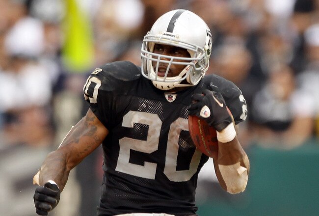 OAKLAND, CA - SEPTEMBER 19:  Darren McFadden #20 of the Oakland Raiders runs with the ball during their game against the St. Louis Rams at the Oakland-Alameda County Coliseum on September 19, 2010 in Oakland, California.  (Photo by Ezra Shaw/Getty Images)