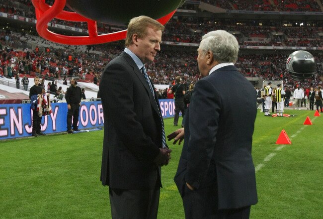 LONDON, ENGLAND - OCTOBER 25:  (Left to Right) NFL Commissioner Roger Goodell and Robert Kraft team owner of the New England Patriots during the NFL International Series match between New England Patriots and Tampa Bay Buccaneers at Wembley Stadium on October 25, 2009 in London, England. This is the third occasion where a regular season NFL match has been played in London.  (Photo by Elsa/Getty Images)