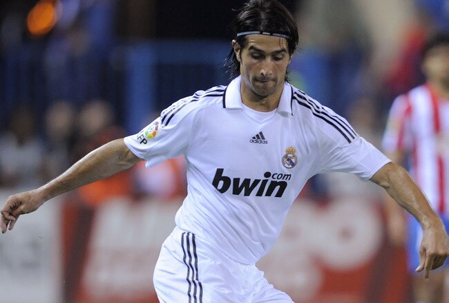 MADRID, SPAIN - OCTOBER 18: Ruben de la Red of Real Madrid in action during the La Liga match between Atletico Madrid and Real Madrid at the Vicente Calderon stadium on October 18, 2008 in Madrid, Spain.  (Photo by Denis Doyle/Getty Images)