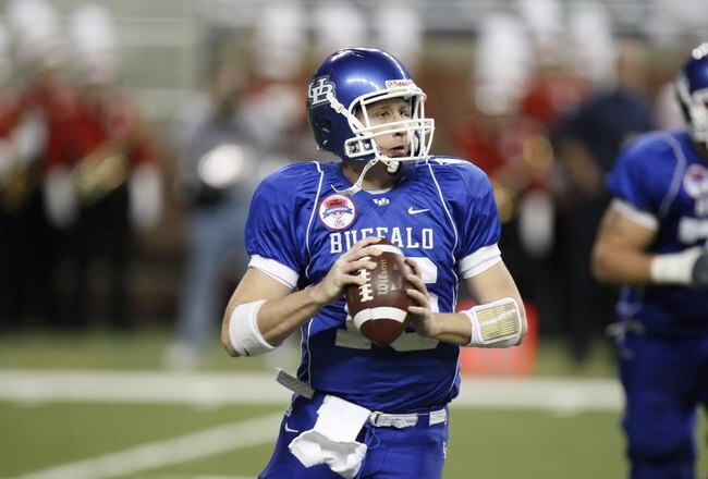 DETROIT - DECEMBER 5:  Quarterback Drew Willy #16 of the Buffalo Bulls looks to pass against the Ball State Cardinals during the MAC Championship game on December 5, 2008 at Ford Field in Detroit Michigan. (Photo by: Gregory Shamus/Getty Images)