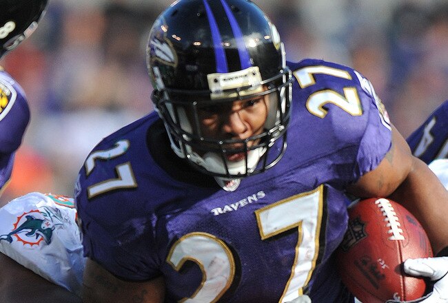 BALTIMORE, MD - NOVEMBER 7:  Ray Rice #27 of the Baltimore Ravens runs the bal against the Miami Dolphins at M&T Bank Stadium on November 7, 2010 in Baltimore, Maryland. The Ravens defeated the Dolphins 26-10. (Photo by Larry French/Getty Images)
