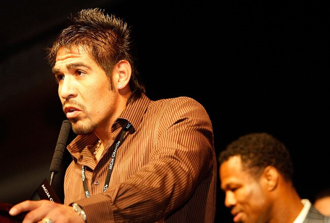 LAS VEGAS - DECEMBER 06:  (L) Antonio Margarito speaks during a news conference as Shane Mosley stands behind him after Manny Pacquiao of the Philippines defeated Oscar De La Hoya during their welterweight fight at the MGM Grand Garden Arena December 6, 2008 in Las Vegas, Nevada. Margarito and Mosley will meet in a welterweight title match on January 24, 2009 in Las Vegas.  (Photo by Ethan Miller/Getty Images)