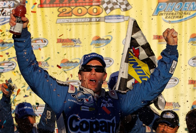 Carl Edwards Wins Subway Fit Fresh 500 at Phoenix International Speedway
