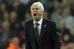 DUBLIN, IRELAND - OCTOBER 08:  Republic of Ireland Manager Giovanni Trapattoni shouts instructions during the EURO 2012 Qualifier Group B match between the Republic of Ireland and Russia at Lansdowne Road on October 8, 2010 in Dublin, Ireland.  (Photo by Bryn Lennon/Getty Images)