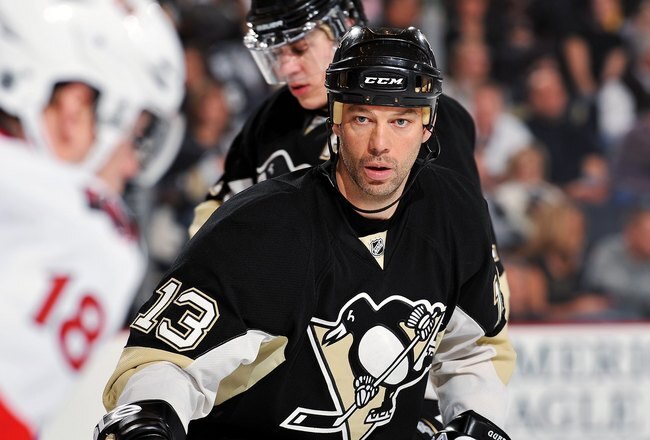PITTSBURGH - DECEMBER 23:  Forward Bill Guerin #13 of the Pittsburgh Penguins skates against the Ottawa Senators on December 23, 2009 at Mellon Arena in Pittsburgh, Pennsylvania.  (Photo by Jamie Sabau/Getty Images)