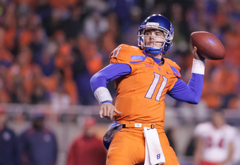 BOISE, ID - NOVEMBER 19:  Kellen Moore #11 of the Boise State Broncos passes against the Fresno State Bulldogs at Bronco Stadium on November 19, 2010 in Boise, Idaho.  (Photo by Otto Kitsinger III/Getty Images)