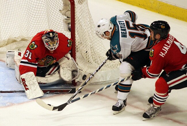 CHICAGO - MAY 21:  Goaltender Antti Niemi #31 of the Chicago Blackhawks makes a save on a shot by Dany Heatley #15 of the San Jose Sharks in the third period of Game Three of the Western Conference Finals during the 2010 NHL Stanley Cup Playoffs at the United Center on May 21, 2010 in Chicago, Illinois.  (Photo by Jamie Squire/Getty Images)