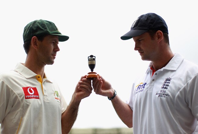 BRISBANE, AUSTRALIA - NOVEMBER 24:  Captains Ricky Ponting of Australia and Andrew Strauss of England pose with a replica Ashes Urn during the England nets session at The Gabba on November 24, 2010 in Brisbane, Australia.  (Photo by Tom Shaw/Getty Images)