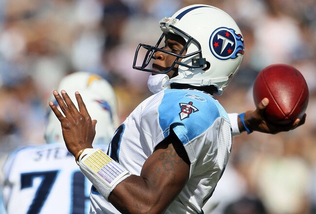 SAN DIEGO - OCTOBER 31:  Quarterback Vince Young #10 of the Tennessee Titans plays against the San Diego Chargers in the game at Qualcomm Stadium on October 31, 2010 in San Diego, California. The Chargers defeated the Titans 33-25.  (Photo by Jeff Gross/Getty Images)