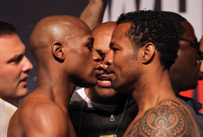 LAS VEGAS - APRIL 30:  (L-R) Boxers Floyd Mayweather Jr. and Shane Mosley pose after the weigh-in for their bout at the MGM Grand Garden Arena on April 30, 2010 in Las Vegas, Nevada. Mayweather and Mosley will meet in a 12-round welterweight bout on May 1, 2010 in Las Vegas.  (Photo by Jed Jacobsohn/Getty Images)