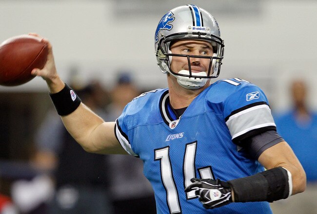 ARLINGTON, TX - NOVEMBER 21:  Quarterback Shaun Hill #14 of the Detroit Lions looks for an open receiver against the Dallas Cowboys at Cowboys Stadium on November 21, 2010 in Arlington, Texas.  The Cowboys beat the Lions 35-19.  (Photo by Tom Pennington/Getty Images)