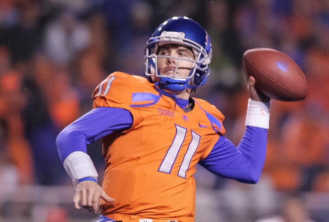 BOISE, ID - NOVEMBER 19:  Kellen Moore #11 of the Boise State Broncos passes against the Fresno State Bulldogs at Bronco Stadium on November 19, 2010 in Boise, Idaho.  (Photo by Otto Kitsinger III/Getty Images)