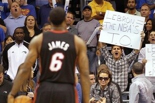 994f73a3d8a09b795e0ea2c6e8221d92-getty-103888318me016_miami_heat_v_crop_310x205