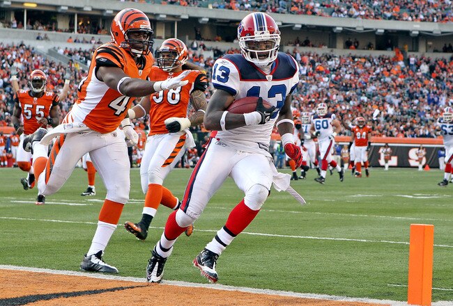 CINCINNATI - NOVEMBER 21:  Steve Johnson #13 of the Buffalo Bills runs for a touchdown during NFL game against the Cincinnati Bengals at Paul Brown Stadium on November 21, 2010 in Cincinnati, Ohio. The Bills won 49-21.  (Photo by Andy Lyons/Getty Images)