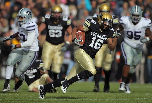 BOULDER, CO - NOVEMBER 20:  Wide receiver Will Jefferson #16 of the Colorado Buffaloes eludes the Kansas State Wildcats defense as he takes a direct snap and rushes for a first down at Folsom Field on November 20, 2010 in Boulder, Colorado.  (Photo by Doug Pensinger/Getty Images)