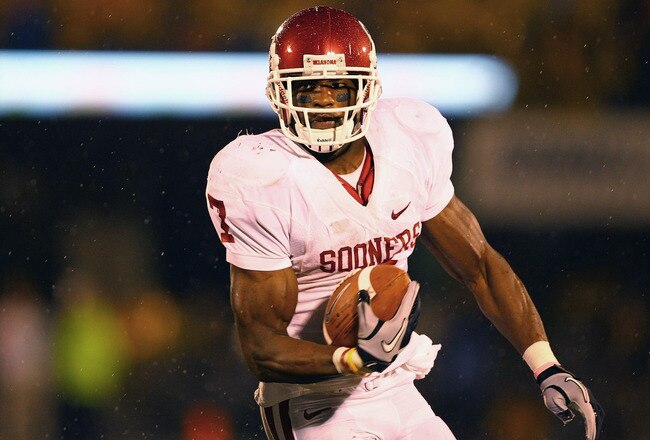 COLUMBIA, MO - OCTOBER 23: DeMarco Murray #7 of the Oklahoma Sooners in action against the Missouri Tigers at Faurot Field/Memorial Stadium on October 23, 2010 in Columbia, Missouri.  The Tigers beat the Sooners 36-27.  (Photo by Dilip Vishwanat/Getty Images)