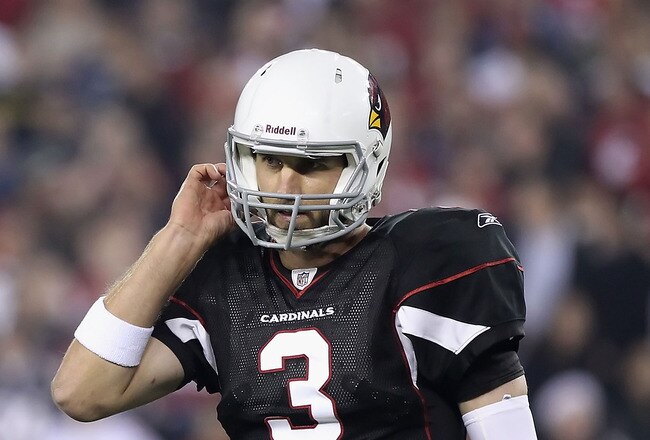 GLENDALE, AZ - NOVEMBER 29:  Quarterback Derek Anderson #3 of the Arizona Cardinals walks off the field during the NFL game against the San Francisco 49ers at the University of Phoenix Stadium on November 29, 2010 in Glendale, Arizona.  The 49ers defeated the Cardinals 27-6. (Photo by Christian Petersen/Getty Images)
