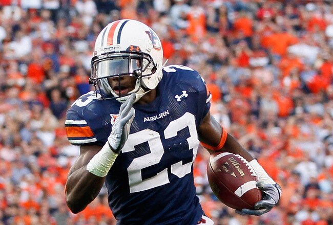 AUBURN, AL - NOVEMBER 13:  Onterio McCalebb #23 of the Auburn Tigers against the Georgia Bulldogs at Jordan-Hare Stadium on November 13, 2010 in Auburn, Alabama.  (Photo by Kevin C. Cox/Getty Images)