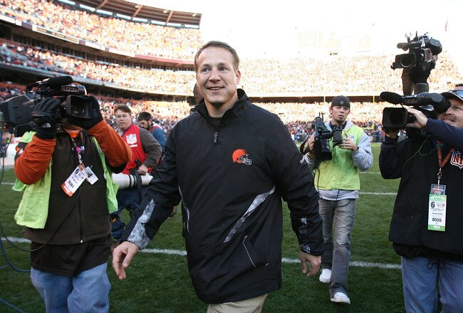 CLEVELAND - NOVEMBER 07:  Head coach Eric Mangini of the Cleveland Browns leaves the field after their game against the New England Patriots at Cleveland Browns Stadium on November 7, 2010 in Cleveland, Ohio.  (Photo by Matt Sullivan/Getty Images)