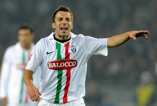 TURIN, ITALY - NOVEMBER 13: (UEFA-OUT)  Alessandro Del Piero of Juventus FC during the Serie A match between Juventus and Roma at Olimpico Stadium on November 13, 2010 in Turin, Italy.  (Photo by Claudio Villa/Getty Images)