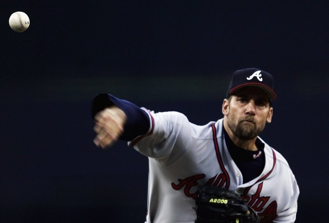 CARSON, CA - MAY 22:  Starting Pitcher John Smoltz #29 of the Atlanta Braves pitches against the San Diego Padres during the first inning at Petco Park May 22, 2006 in San Diego, California.  (Photo by Donald Miralle/Getty Images)