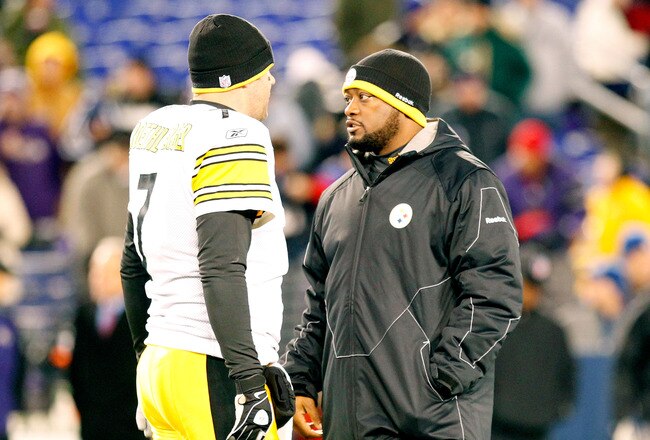 BALTIMORE, MD - DECEMBER 05:  Quarterback Ben Roethlisberger #7 of the Pittsburgh Steelers talks with head coach Mike Tomlin before the game against the Baltimore Ravens at M&T Bank Stadium on December 5, 2010 in Baltimore, Maryland.  (Photo by Geoff Burke/Getty Images)