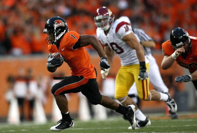 CORVALIS, OR - SEPTEMBER 25:  Jacquizz Rodgers #1 of the Oregon State Beavers runs with the ball against the Southern California Trojans at Reser Stadium on September 25, 2008 in Corvalis, Oregon.  (Photo by Jonathan Ferrey/Getty Images)