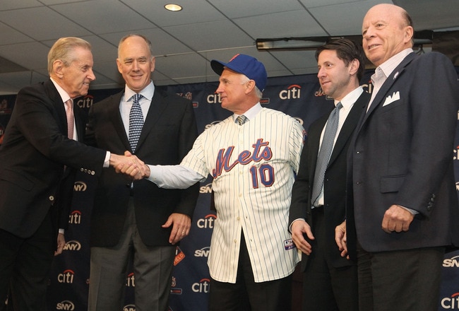 NEW YORK - NOVEMBER 23: Fred Wilpon, General Manager Sandy Alderson,  New York Mets new manager Terry Collins, Jeff Wilpon and Saul Katz pose for pictures during a press conference  at Citi Field on November 23, 2010 in the Flushing neighborhood, of the Queens borough of New York City.  (Photo by Chris McGrath/Getty Images)