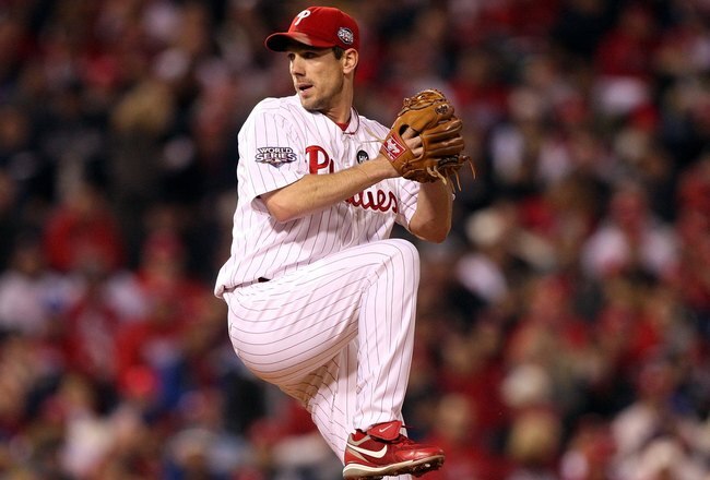 PHILADELPHIA - NOVEMBER 02:  Starting pitcher Cliff Lee #34 of the Philadelphia Phillies throws a pitch against the New York Yankees in Game Five of the 2009 MLB World Series at Citizens Bank Park on November 2, 2009 in Philadelphia, Pennsylvania. The Phillies won 8-6.  (Photo by Jed Jacobsohn/Getty Images)