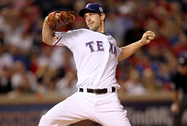 ARLINGTON, TX - NOVEMBER 01:  Cliff Lee #33 of the Texas Rangers pitches against the San Francisco Giants in Game Five of the 2010 MLB World Series at Rangers Ballpark in Arlington on November 1, 2010 in Arlington, Texas.  (Photo by Ronald Martinez/Getty Images)
