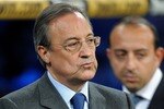 MADRID, SPAIN - OCTOBER 17:  Real Madrid president Florentino Perez prior to the start of the La Liga match between Real Madrid and Valladolid at Estadio Santiago Bernabeu on October 17, 2009 in Madrid, Spain. Real Madrid won the match 4-2.  (Photo by Jasper Juinen/Getty Images)