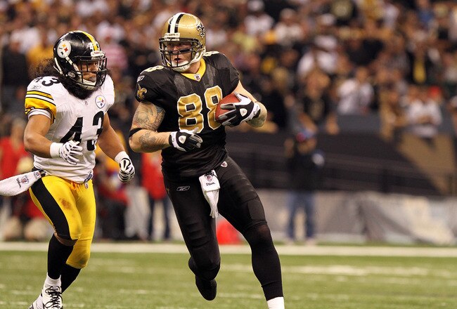 NEW ORLEANS, LA - OCTOBER 31: Jeremy Shockey #88 of the New Orleans Saints catches a pass against Troy Polamalu #43 of the Pittsburgh Steelers at the Louisiana Superdome on October 31, 2010 in New Orleans, Louisiana. (Photo by Matthew Sharpe/Getty Images)