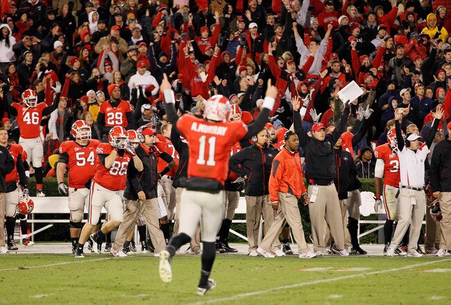 ATHENS, GA - NOVEMBER 27:  The Georgia Bulldogs and quarterback Aaron Murray #11 react after a touchdown in the final minutes of play against the Georgia Tech Yellow Jackets at Sanford Stadium on November 27, 2010 in Athens, Georgia.  (Photo by Kevin C. Cox/Getty Images)