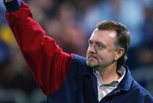MINNEAPOLIS, MN - OCTOBER 8:  Former Minnesota Twins star Bert Blyleven acknowledges the crowd before throwiong out one of the ceremonial first pitches before game one of the American League Championship Series October 8, 2002 at the Hubert H Humphrey Dome in Minneapolis, Minnesota. The Twins defeated the Angels 2-1.  (Photo by Matthew Stockman/Getty Images)