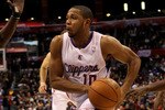 LOS ANGELES, CA - DECEMBER 08:  Eric Gordon #10 of the Los Angeles Clippers drives against the Los Angeles Lakers at Staples Center on December 8, 2010 in Los Angeles, California. The Lakers won 87-86.  NOTE TO USER: User expressly acknowledges and agrees that, by downloading and or using this photograph, User is consenting to the terms and conditions of the Getty Images License Agreement.  (Photo by Stephen Dunn/Getty Images)