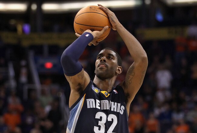 PHOENIX - NOVEMBER 05:  O.J. Mayo #32 of the Memphis Grizzlies shoots a free throw shot during the NBA game against the Phoenix Suns at US Airways Center on November 5, 2010 in Phoenix, Arizona. NOTE TO USER: User expressly acknowledges and agrees that, by downloading and or using this photograph, User is consenting to the terms and conditions of the Getty Images License Agreement.  (Photo by Christian Petersen/Getty Images)