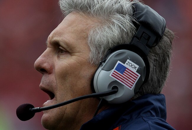 CHAMPAIGN, IL - OCTOBER 02: Head coach Ron Zook of the Illinois Fighting Illini gives instructions to his team against the Ohio State Buckeyes at Memorial Stadium on October 2, 2010 in Champaign, Illinois. Ohio State defeated Illinois 24-13. (Photo by Jonathan Daniel/Getty Images)
