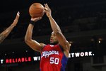 OAKLAND, CA - NOVEMBER 16:  Corey Maggette #50 of the Los Angeles Clippers shoots a jump shot during the game against the Golden State Warriors at Oracle Arena on November 16, 2007 in Oakland, California.  The Warriors won 122-105.  NOTE TO USER: User expressly acknowledges and agrees that, by downloading and or using this photograph, User is consenting to the terms and conditions of the Getty Images License Agreement. (Photo by Jed Jacobsohn/Getty Images)